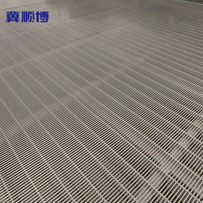 Close Mesh Grating